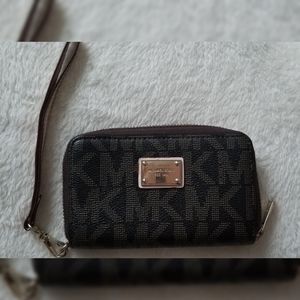 Michael Kors brown wristlet